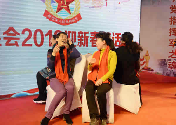 抢座女