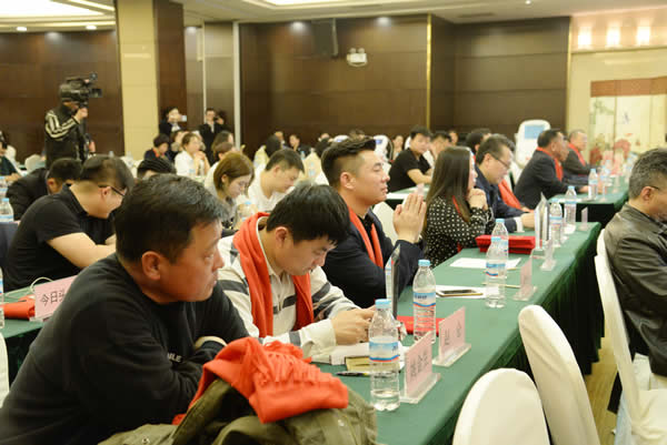 多人照600