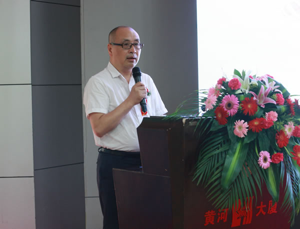 新闻讲吴洪杰6004