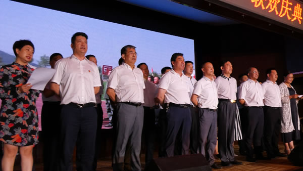 1合影600