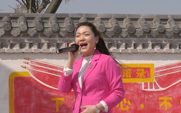 主持人唱歌600