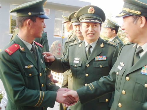 首长握手500