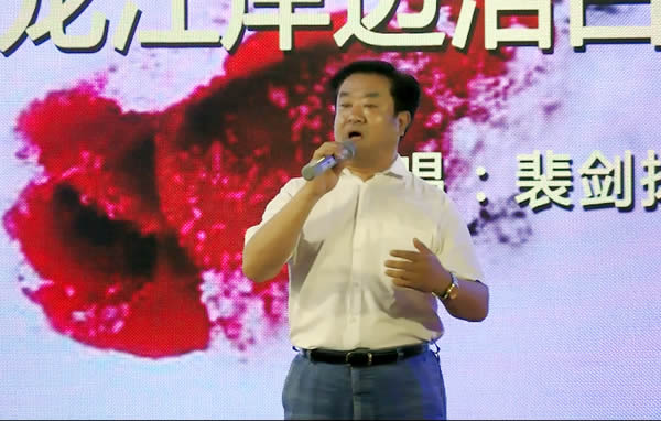 男生独唱600